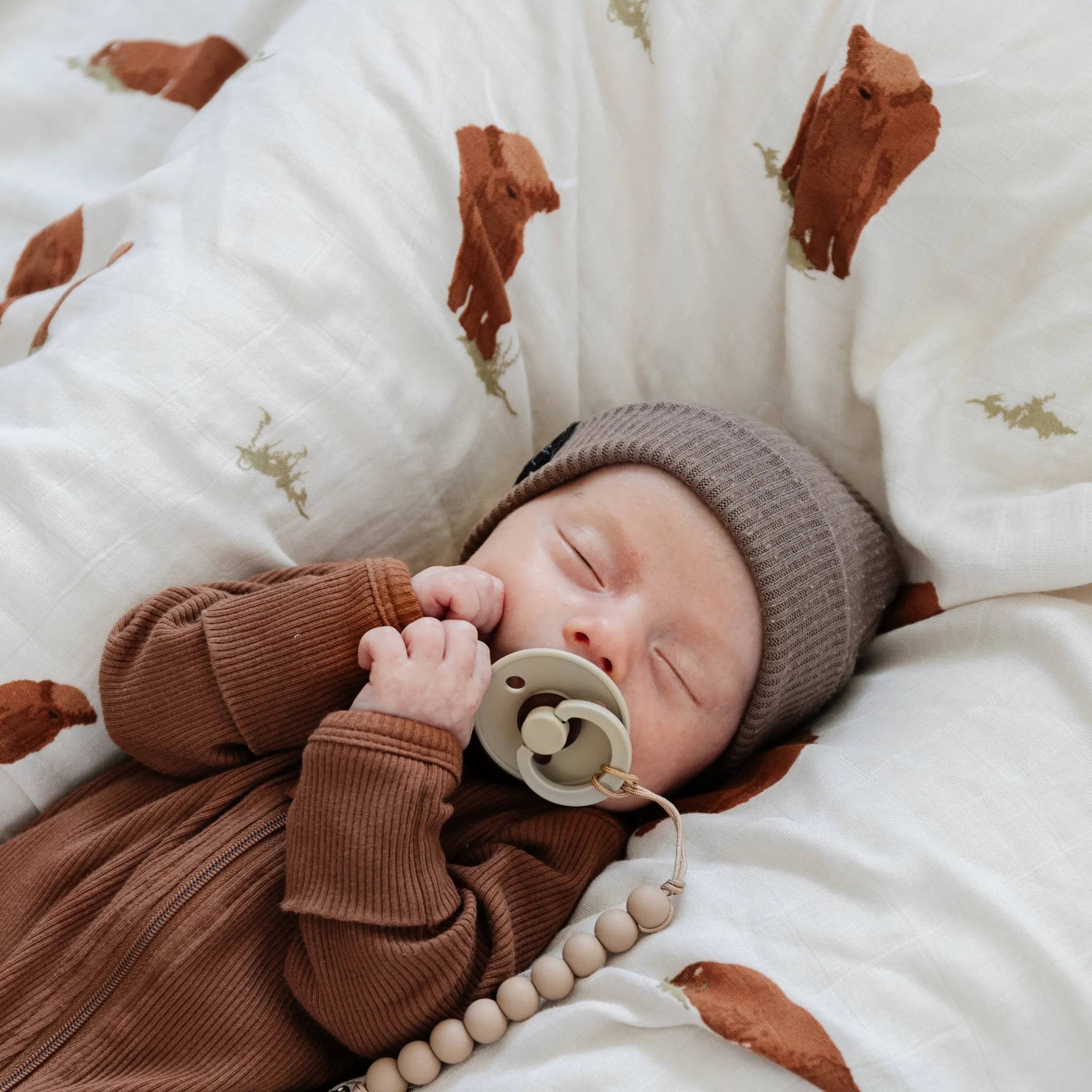 BAMBOO RAYON MUSLIN SWADDLE - HIGHLAND COW