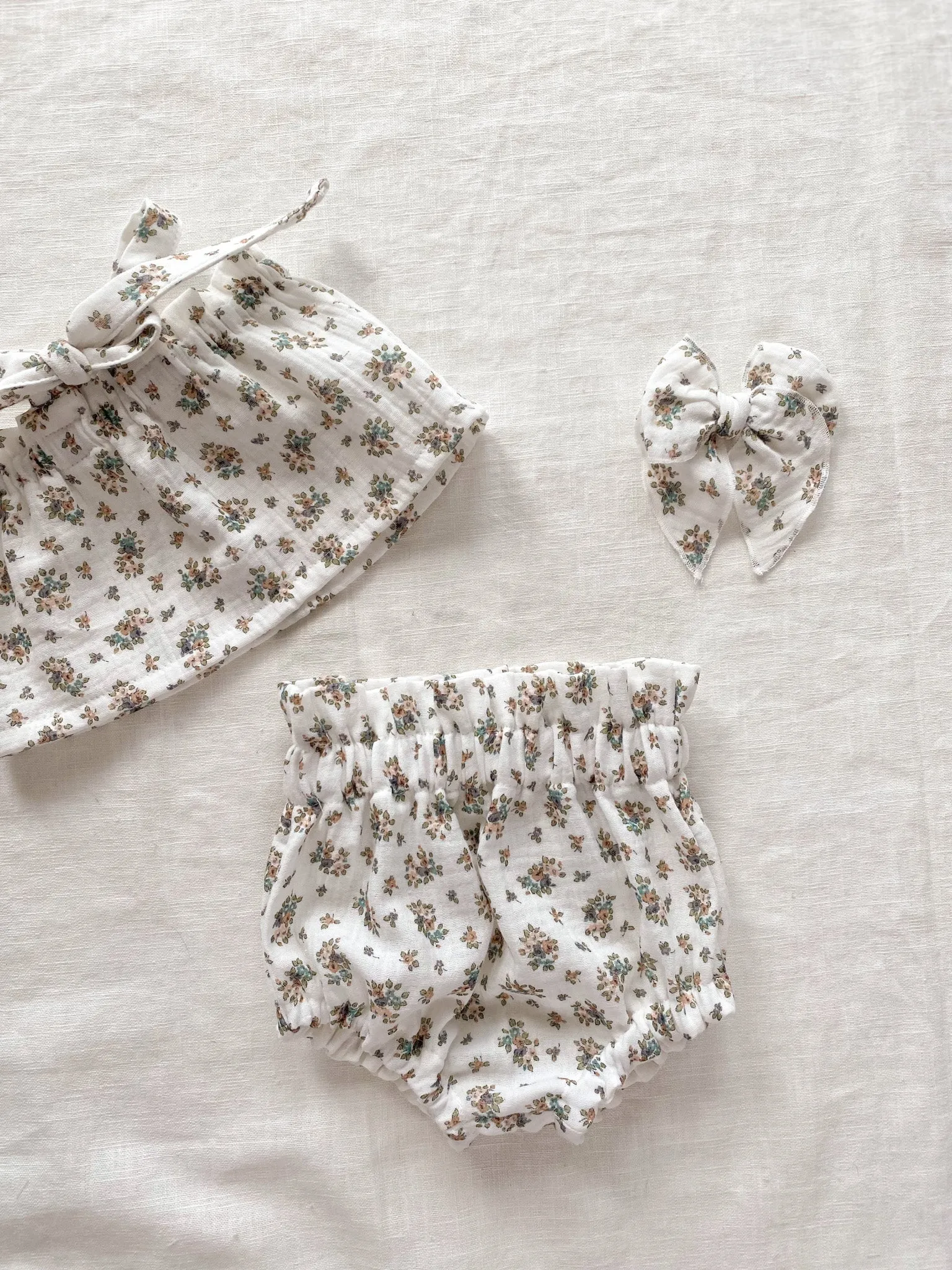 Bloomers / blue floral muslin