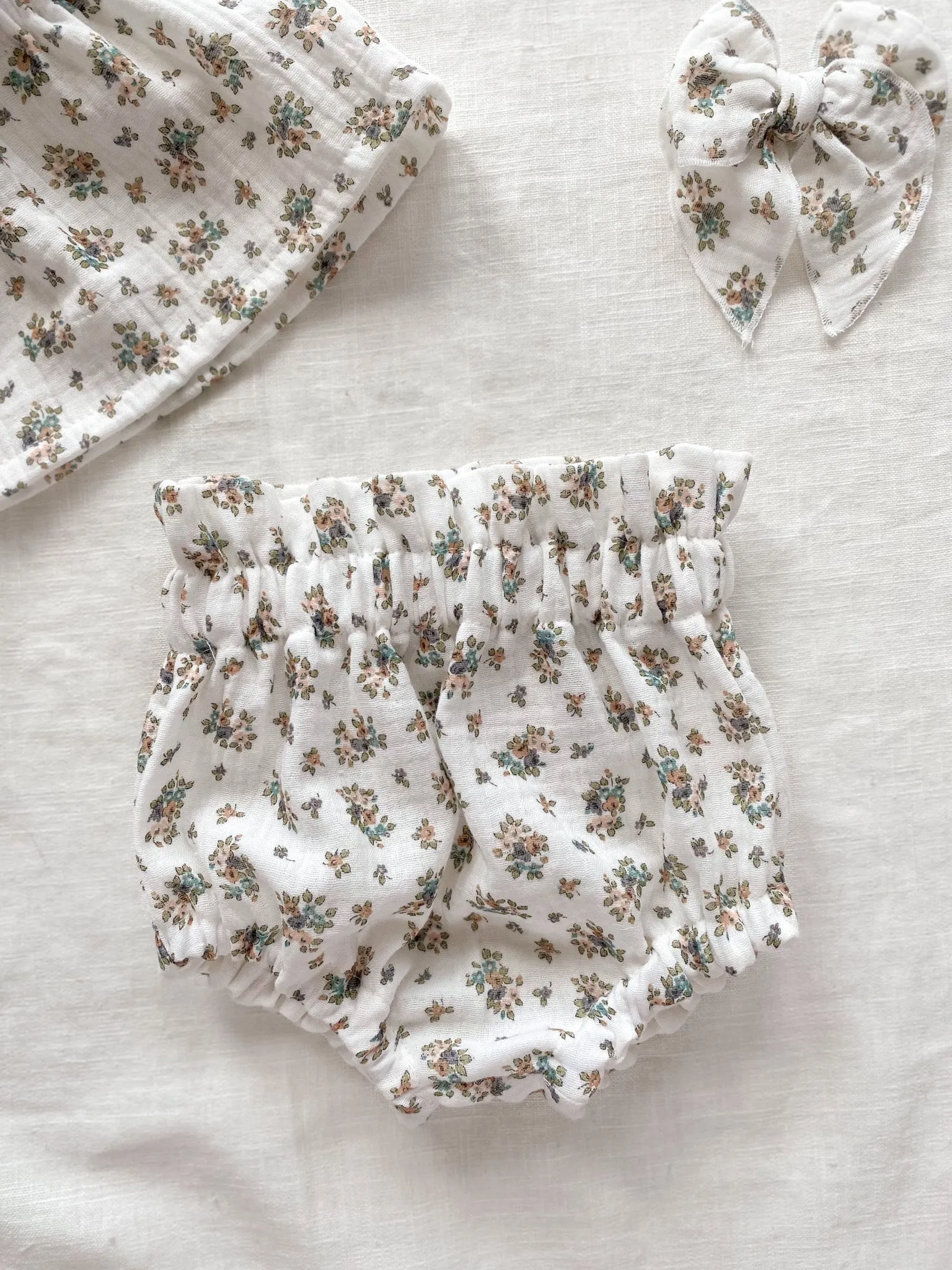 Bloomers / blue floral muslin