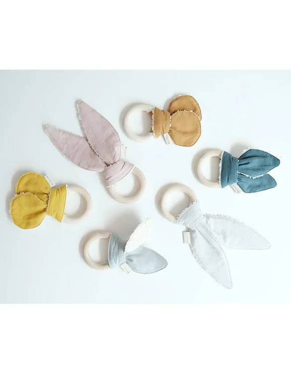 FABELAB - ANIMAL TEETHER- BEAR- OCHRE